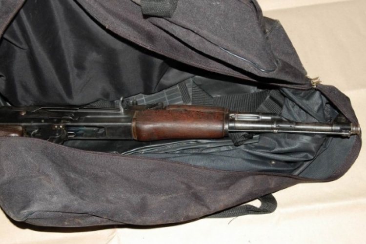 Fegyvereket talált a rendőrség két autóban Veszprém megyében