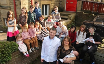 A tizenhetedik gyereket várja a legnagyobb brit család