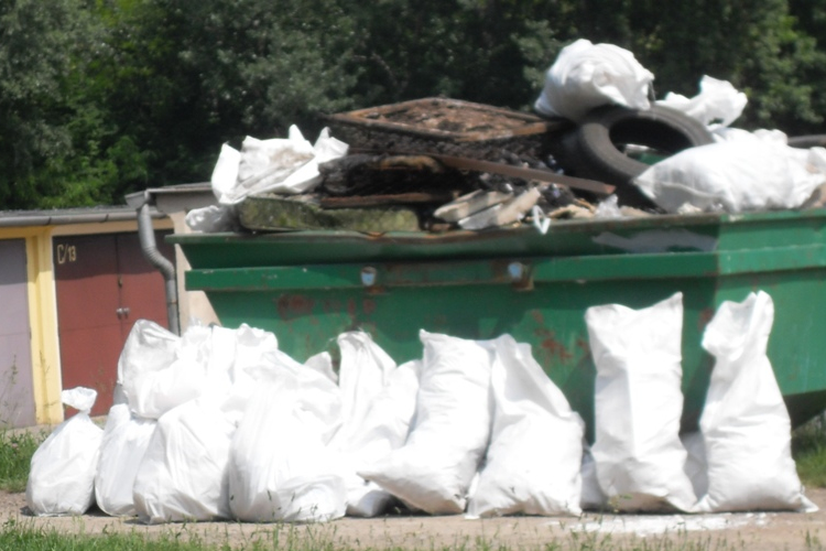 ÚJRA ORSZÁGOS ÖNKÉNTES SZEMÉTGYŰJTÉSI AKCIÓT SZERVEZ A MAGYAR KÖZÚT