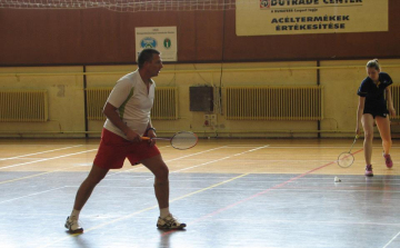 Őszi tollaslabda rangadó a Sportcsarnokban