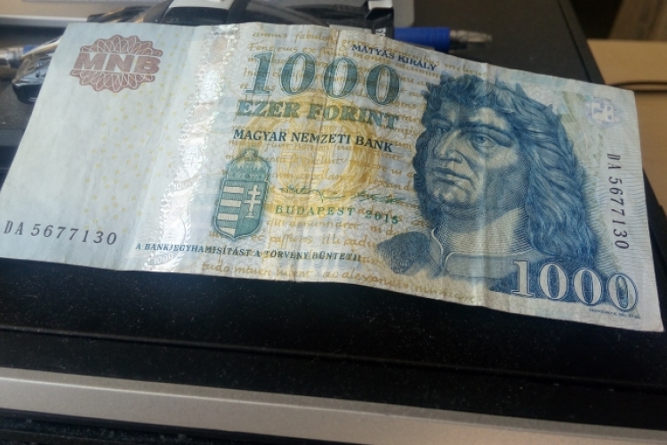 Már kicserélődött az ezer forintos bankjegyek több mint fele 
