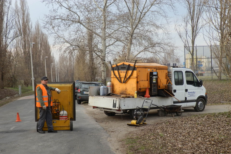 Paplan az aszfalton és nyertesek