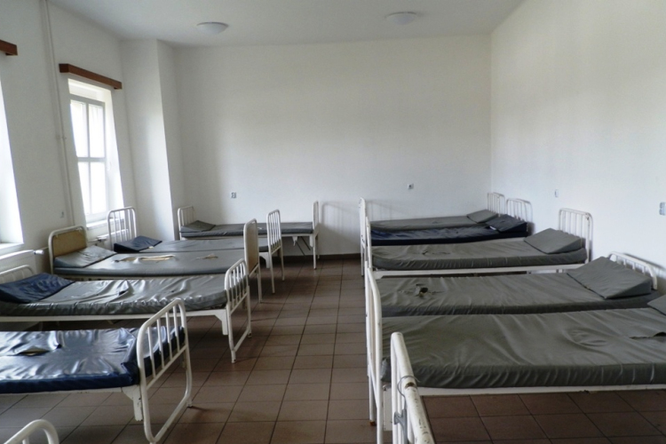 Orvosi rendelő a hajléktalanszállón-videóval