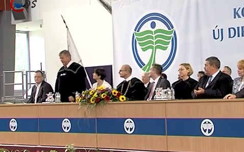 Kié lesz a 001-es diploma?