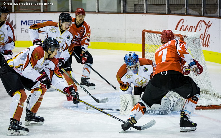 Szezonra készülnek az Acélbikák