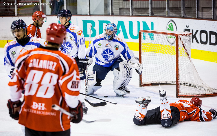 Acélbikák lejtmenetben