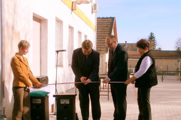 Piac lett Kisapostagon