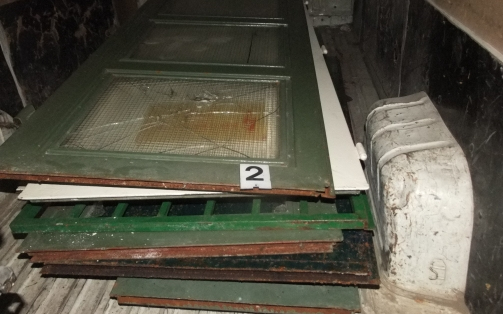 Három férfi egy intézményből és két dunaújvárosi cég telephelyéről lopott