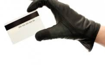 Meglopta ismerőseit