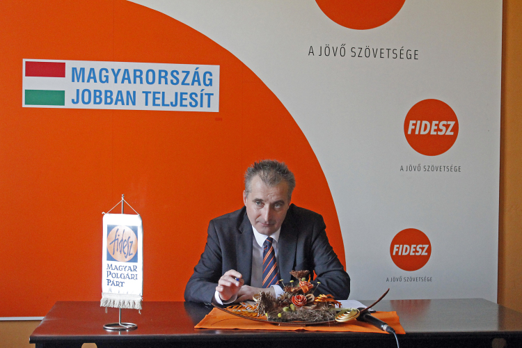 Fidesz: Bajnai Gordon adóemelést akar