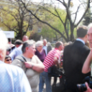 Együtt 2014 kampány-körút  a bejáratnál Gombossal