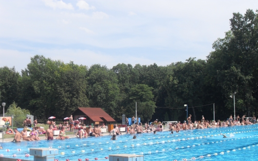 Megszépül az uszoda a TAO-s pénzből