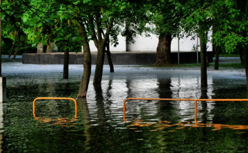 Itt az ár- a védekezés folytatódik