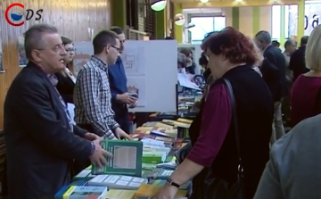 Könyvbörze pedagógusoknak - DSTV