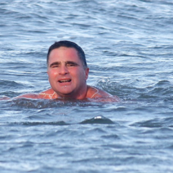 Schirilla jött és úszottKikötő