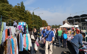 Elbúcsúzhatott régi otthonától a vásár