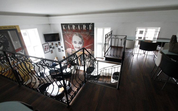 Megnyílt a Művész - meghívjuk egy kávéra!