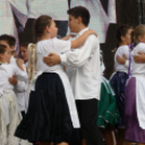 Móricz iskolások szereplése a Főtér avatásán