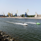 Motorcsónak két napon keresztül