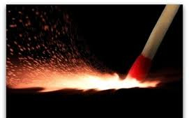 Gyújtogattak a tetőn