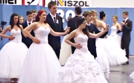 A Széchenyi diákjai keringőztek először - DSTV videóval, képekkel