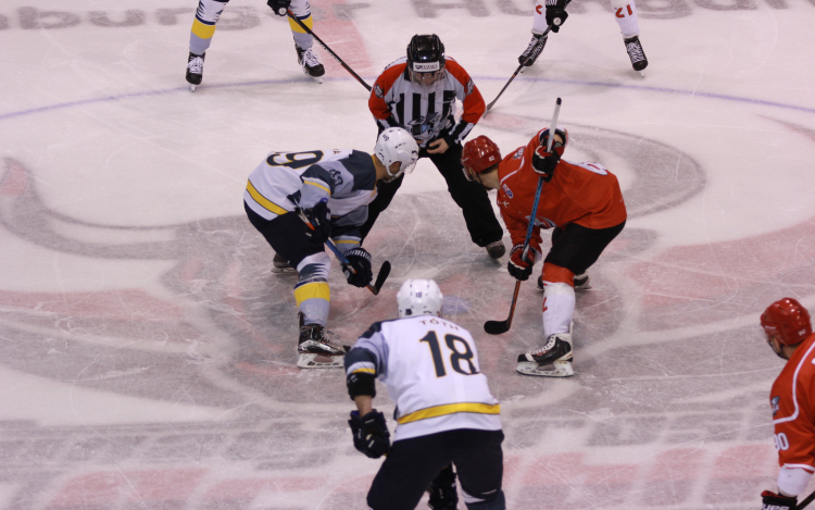 Pazar siker a MAC ellen