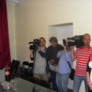 Együtt 2014 kampány-körút  a bejáratnál Gombossal