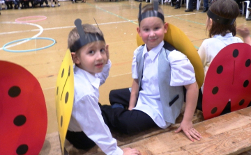 Aranyos diákok lettek - képpel, videóval