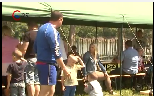 A rendőrök is kikapcsolódtak- DSTV videóval