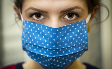 Szlávik: nem igaz, hogy a maszk nem véd a fertőzés ellen