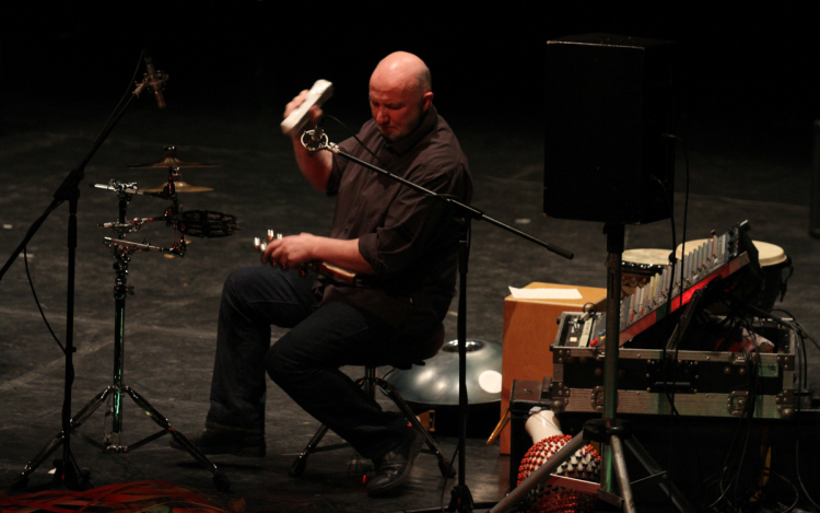 Fantasztikus este és a repülő kezek