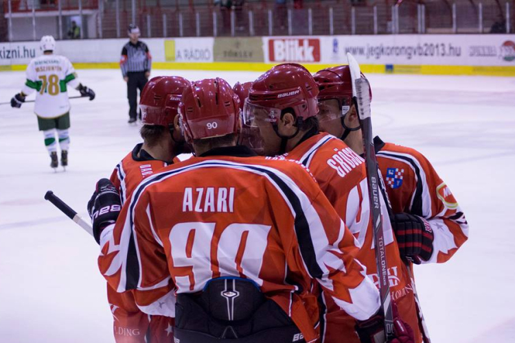 Acélbikák veretlenül kerültek a döntőbe!