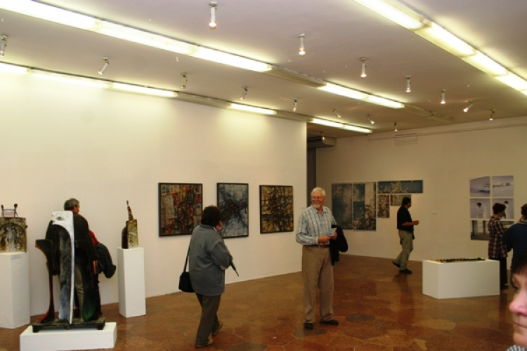 Jótékonysági árverés Rajcsányi Artúr fotóiból a Kortárs Művészeti Intézet - Dunaújváros javára  