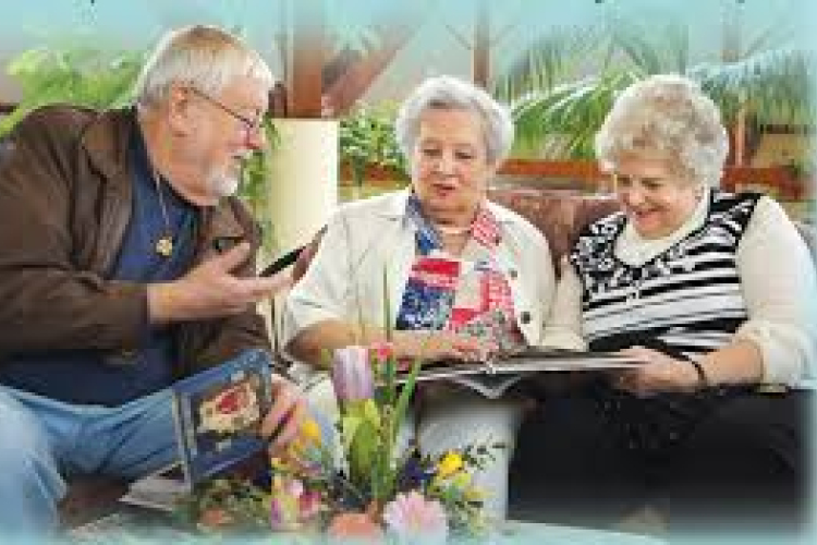 Polgármester az idősekhez