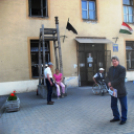 Együtt 2014 kampány-körút  a bejáratnál Gombossal