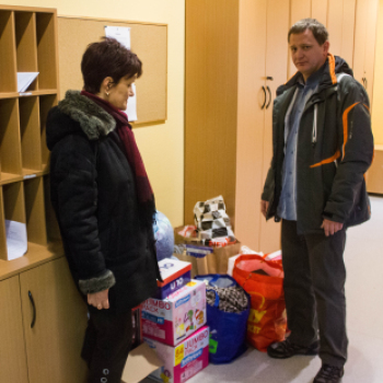 Ajándékok az Átmeneti Otthon lakóinak