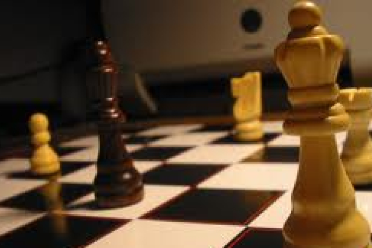 Királyi sakkverseny- DSTV videóval