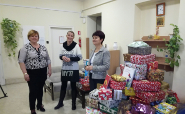 Angyaldoboz - száznál  is több csomag