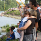 Motorcsónak két napon keresztül