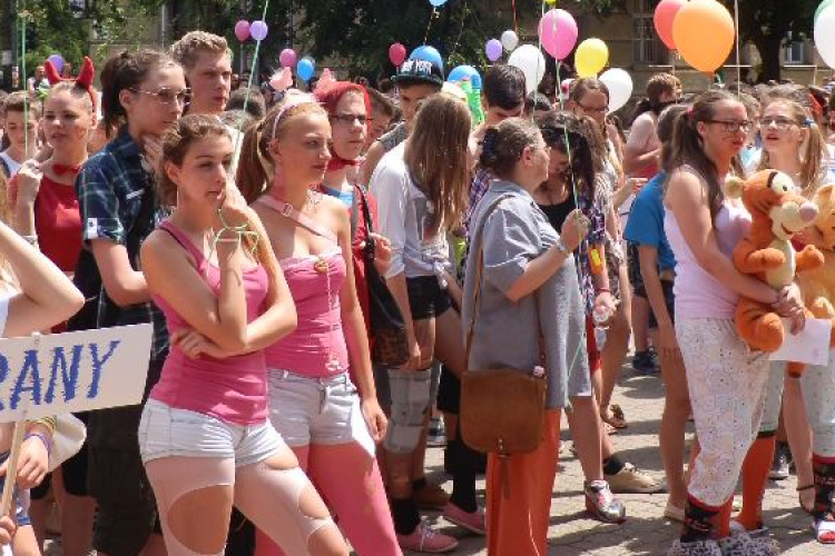 Bolondballagás- s itt a vakáció