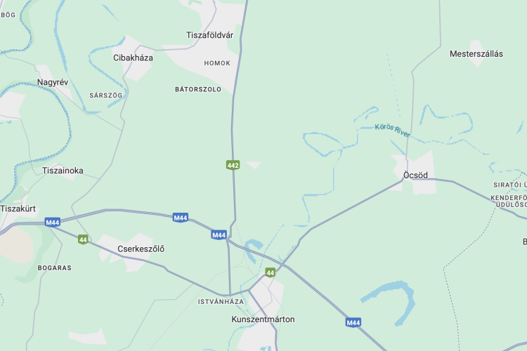 Sokan megsérültek a 442-es úton hajnalban történt buszbalesetben