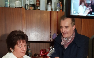 A polgármester házhoz ment