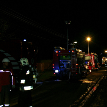 Lángolt a lakóház teteje