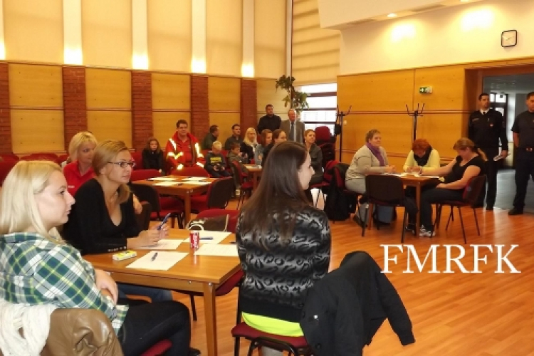 Csajok a kormány mögött