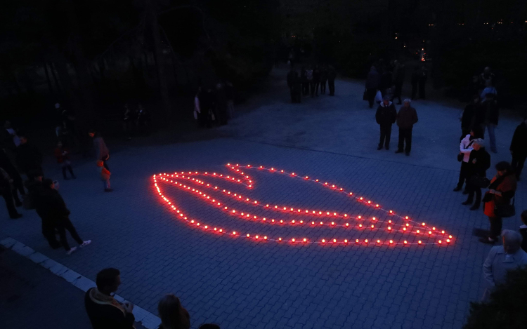 Halottainkra emlékezünk