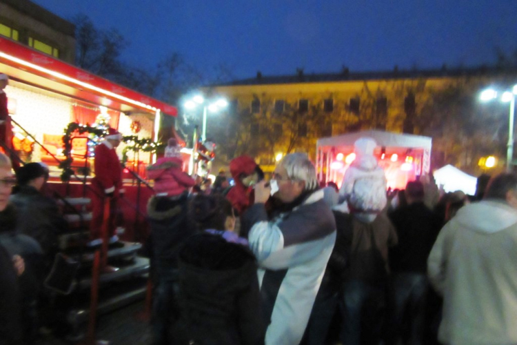 Coca-Cola Mikulás Dunaújvárosban