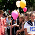 Nyolcadikos diákok bolondballagása