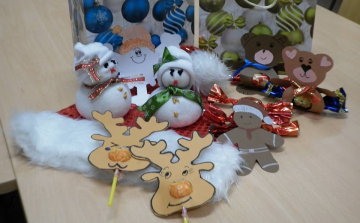 Bánkisok ajándékoztak a gyermekosztályon