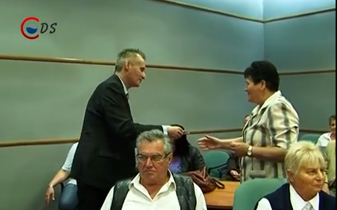 Esküt tettek az ülnök- DSTV videóval