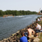 Motorcsónak két napon keresztül